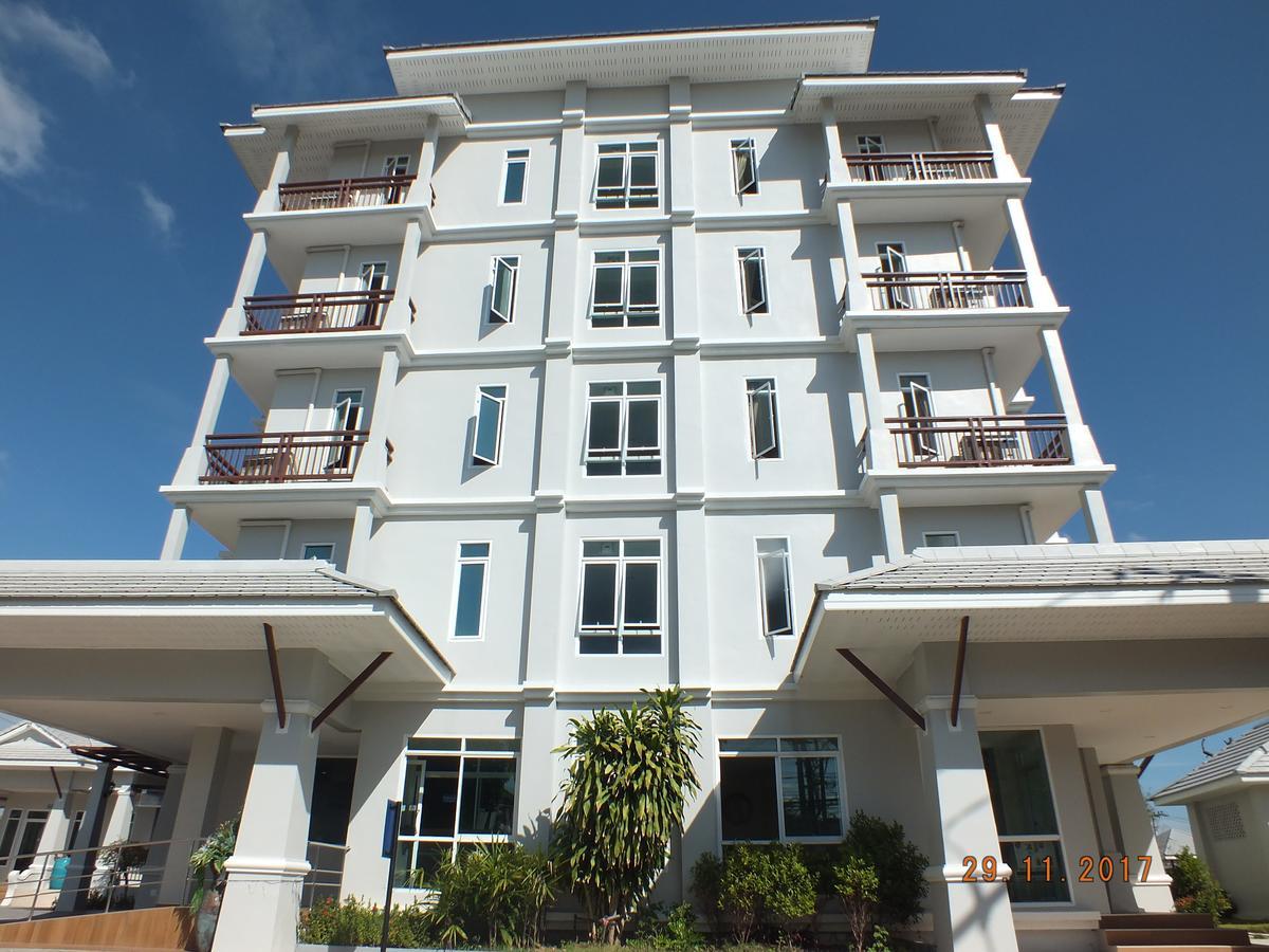 Sukkhamas Pirom Hotel Nakhon Ratchasima Ngoại thất bức ảnh