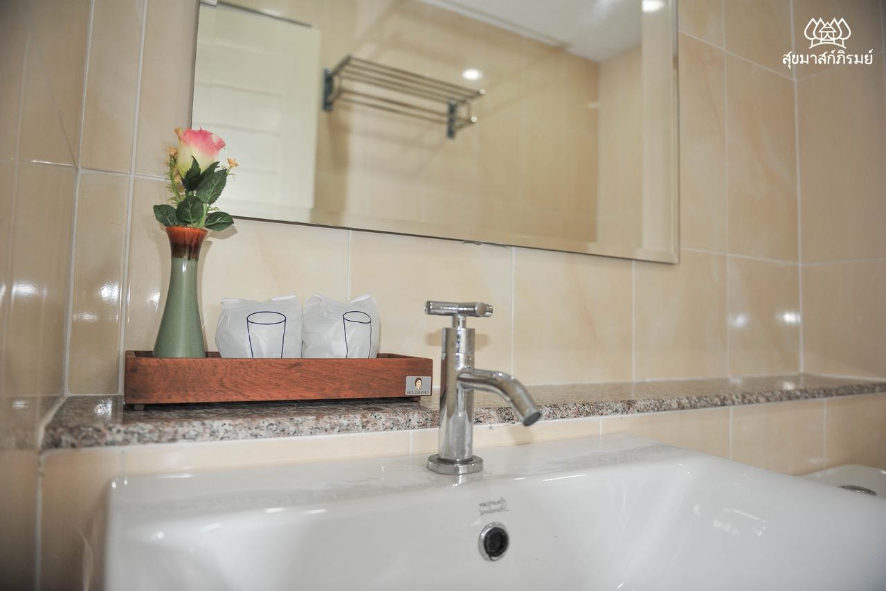 Sukkhamas Pirom Hotel Nakhon Ratchasima Ngoại thất bức ảnh